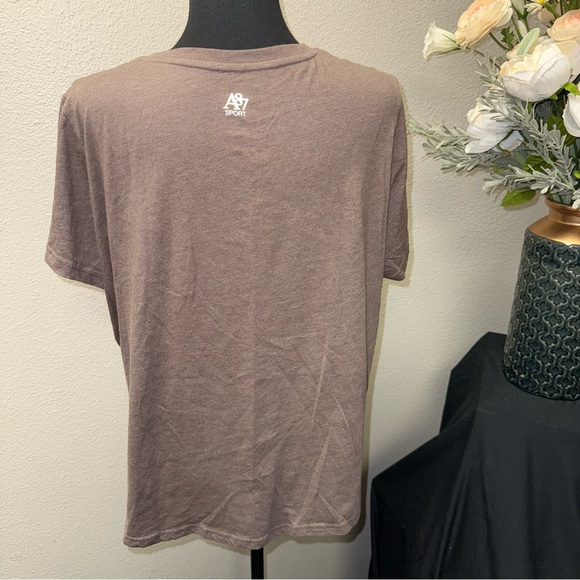 Aéropostale Sport Floral Logo V-Neck Tee Taupe Brown Size 1X - Picture 3 of 6